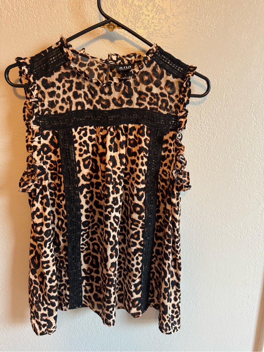 a.n.a Leopard Print Sleeveless Blouse with Black Lace Trim size Large